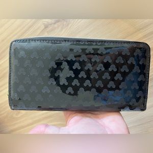 Disney Mickey Mouse zip wallet